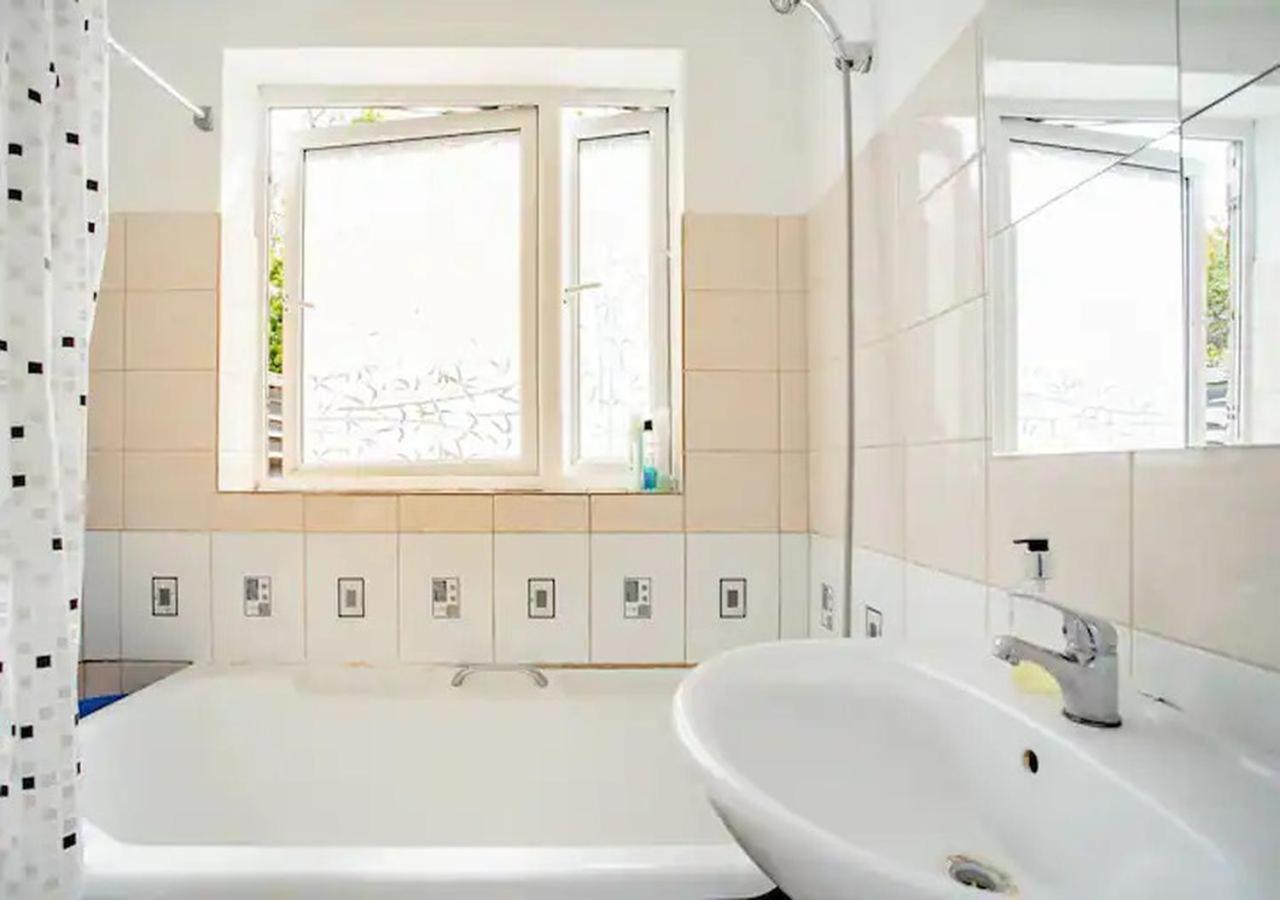 Homestay Near Tottenham Hotspur Stadium London Exterior foto